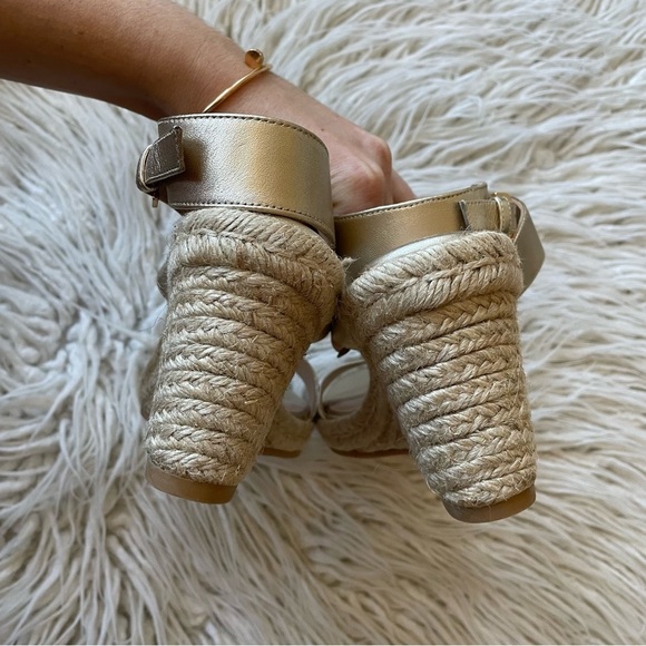 Stuart Weitzman Lexia Gold Metallic Textured-Leather Espadrille Wedge Sandals 8 - Picture 6 of 12